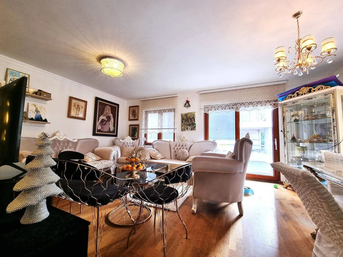 Prodaja, trosoban stan, 120m², Tološka šuma, Podgorica