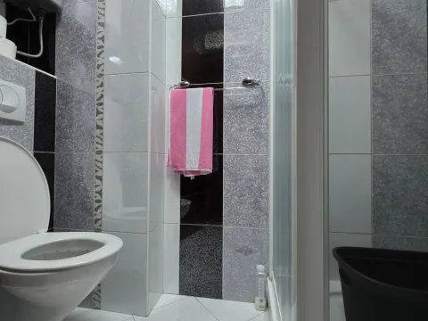 Rent, two bedroom apartment, 86m², Budva, Crna Gora - image 21