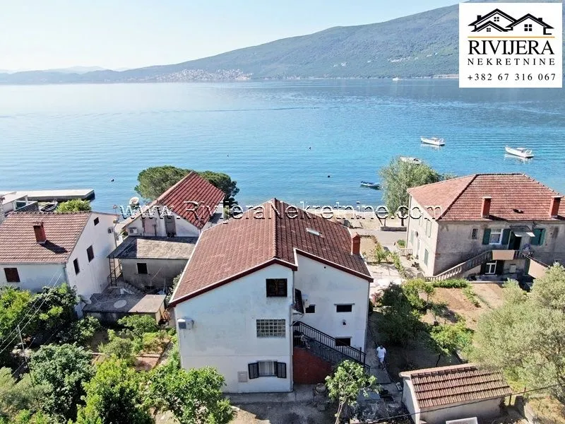 Prodaja, kuća, 250m², Baošići, Herceg Novi