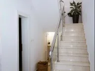 Izdavanje, kuća, 170m², Bigova, Kotor - image 10