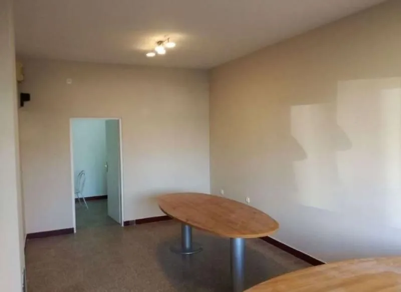 Rent, office space, 120m², Krnjaca, Palilula Sve Podlokacije