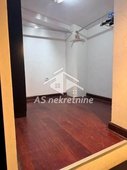 Prodaja, četvorosoban stan, 117m², Vračar Sve Podlokacije, Beograd