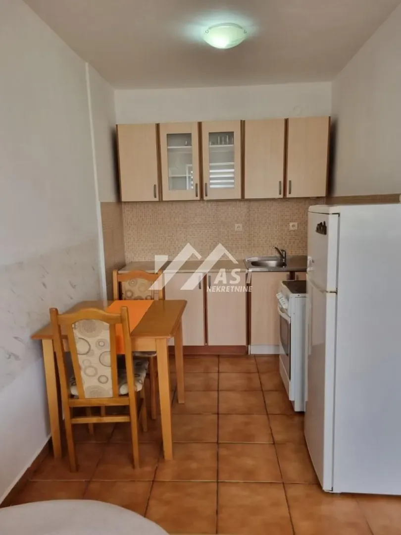 Izdavanje, jednosoban stan, 34m², Sajam, Novi Sad Sve Podlokacije