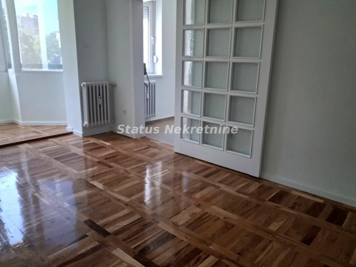 Prodaja, dvosoban stan, 47m², Adamovićevo Naselje, Novi Sad Sve Podlokacije