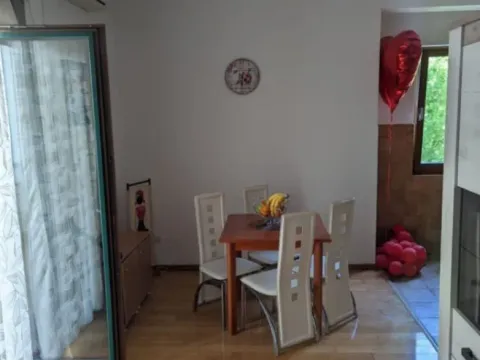 Sale, one bedroom apartment, 89m², Risan, Kotor - image 2