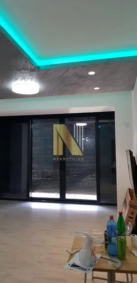 Izdavanje, trosoban stan, 80m², Stari grad, Novi Sad