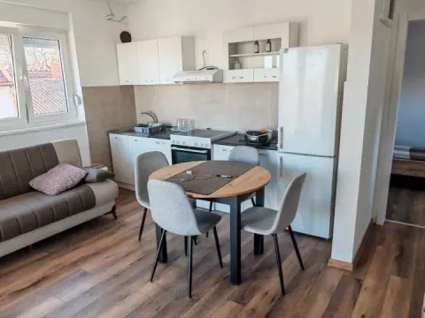 Prodaja, dvosoban stan, 58m², Petrovaradin, Novi Sad - image 1