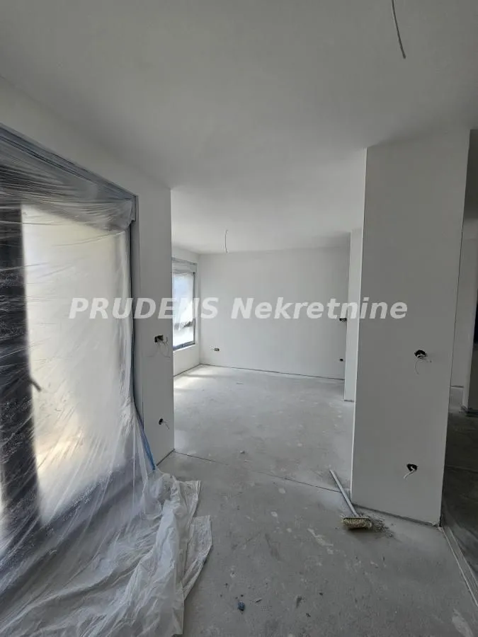 Prodaja, dvosoban stan, 53m², Banovo Brdo, Beograd