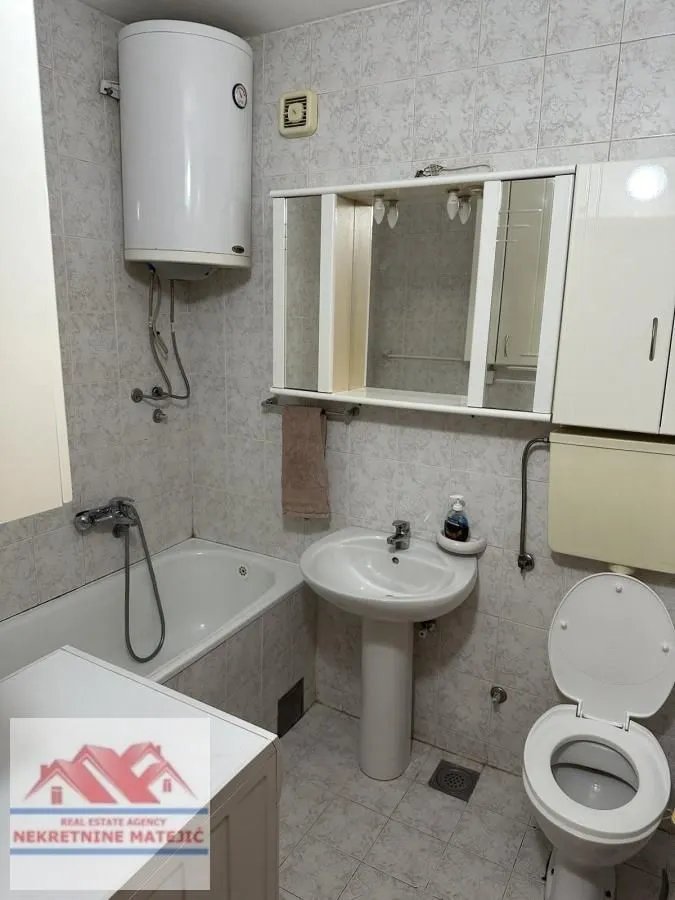 Prodaja, dvosoban stan, 60m², Centar, Kragujevac