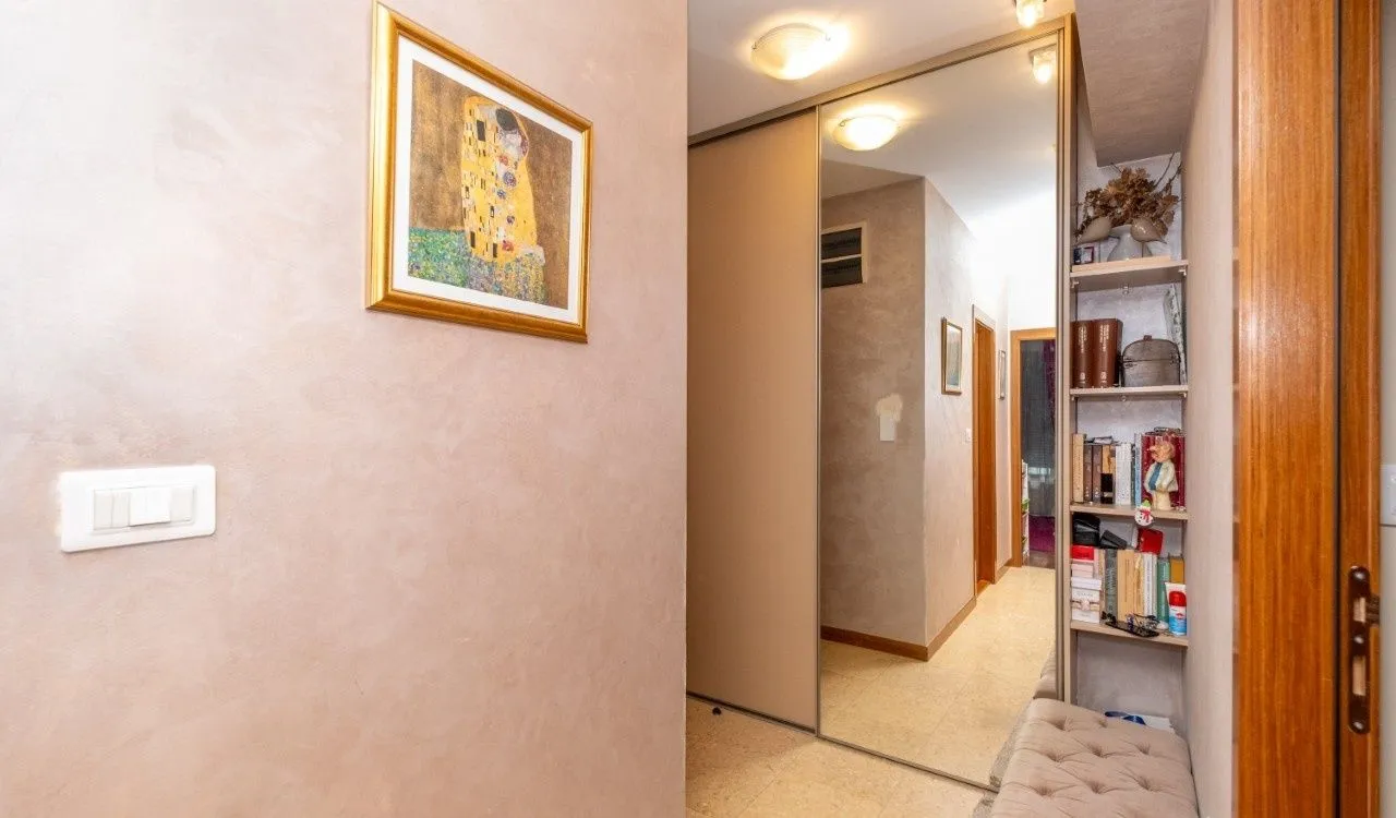 Prodaja, dvosoban stan, 64m², Podgorica, Crna Gora