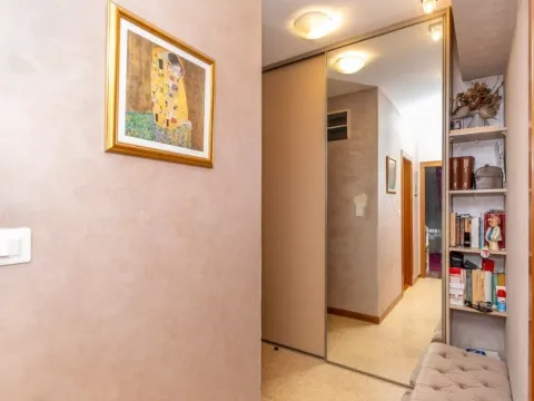 Sale, two bedroom apartment, 64m², Podgorica, Crna Gora - image 2