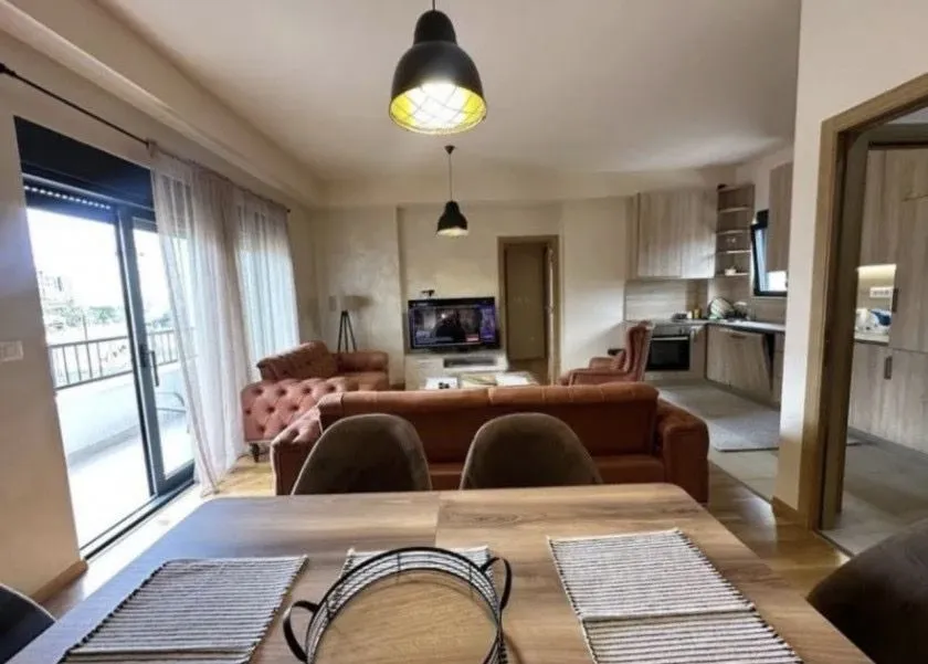 Izdavanje, dvosoban stan, 76m², Dalmatinska ulica, Podgorica