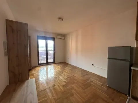Prodaja, garsonjera, 33m², Tuški Put, Podgorica - image 2
