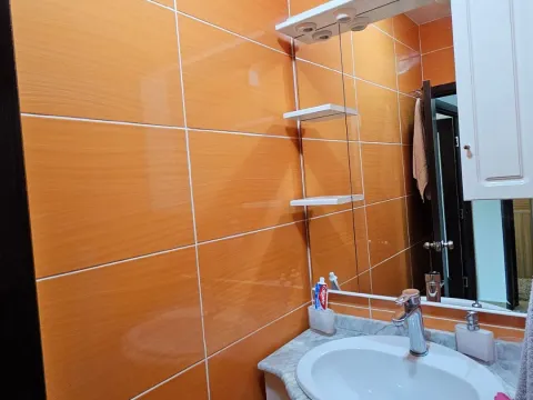 Izdavanje, jednosoban stan, 50m², Blok 5, Podgorica - image 11