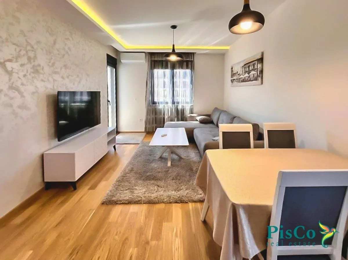 Izdavanje, dvosoban stan, 70m², City Kvart, Podgorica