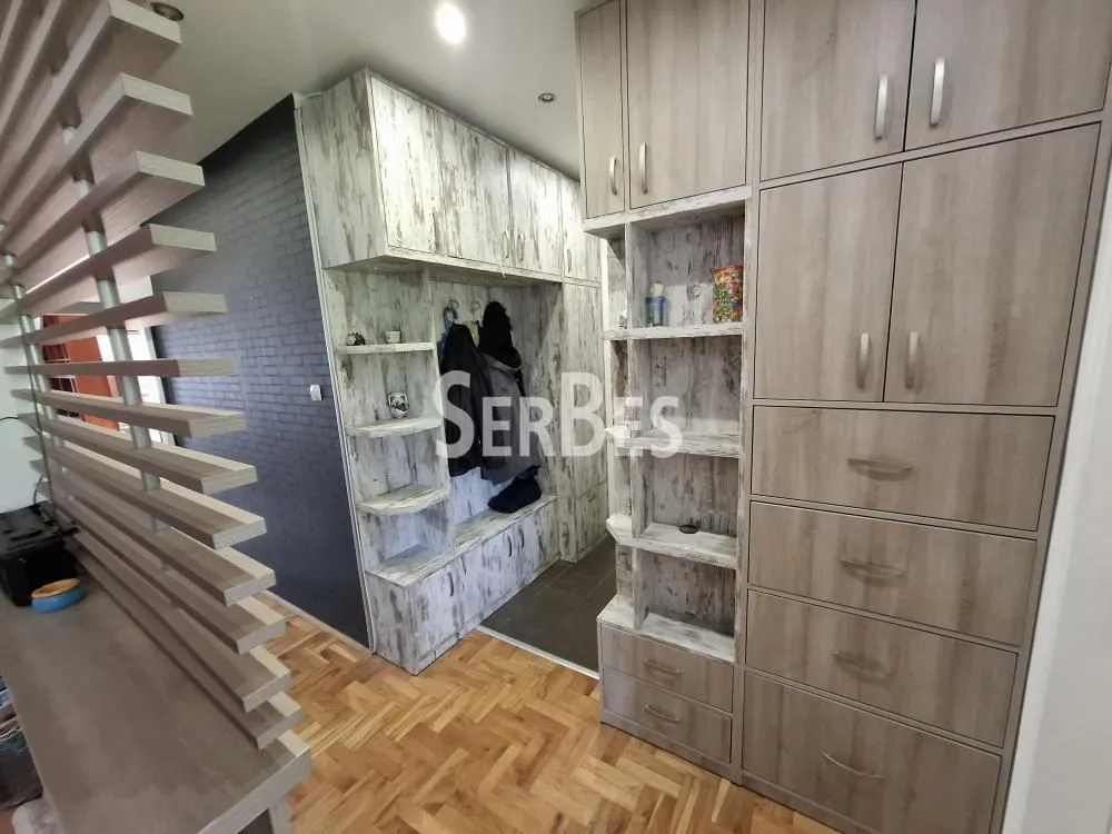 Prodaja, četvorosoban stan, 120m², Stari grad, Novi Sad