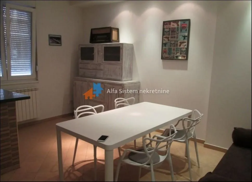 Izdavanje, dvosoban stan, 85m², Vračar Centar, Vračar Sve Podlokacije