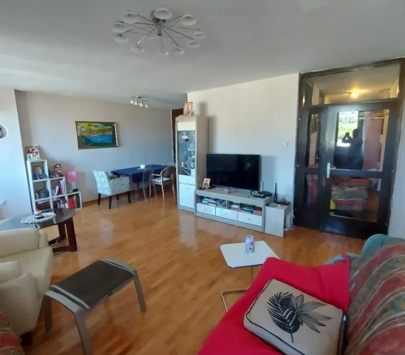 Prodaja, trosoban stan, 105m², Blok 5, Podgorica