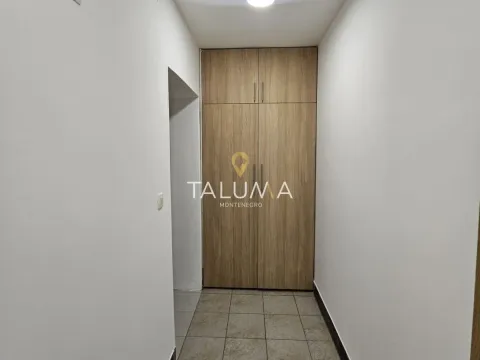 Izdavanje, dvosoban stan, 68m², Pobrežje, Podgorica - image 8