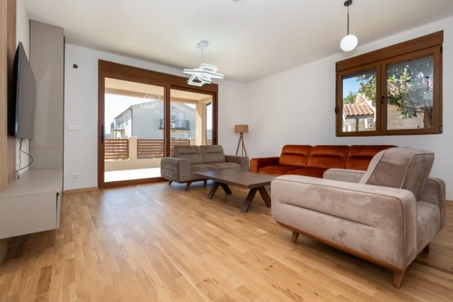 Rent, house, 140m², Donja Gorica, Podgorica