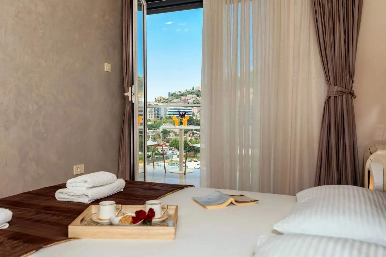 Rent, one bedroom apartment, 56m², Tre Canne, Budva