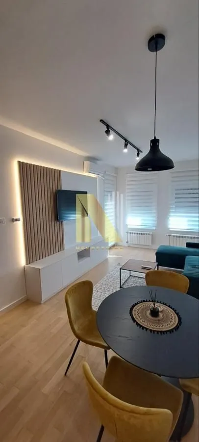 Izdavanje, jednosoban stan, 42m², Salajka, Novi Sad Sve Podlokacije