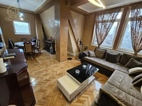 Izdavanje, četvorosoban stan, 85m², Hala Pionir, Palilula Sve Podlokacije - image 1