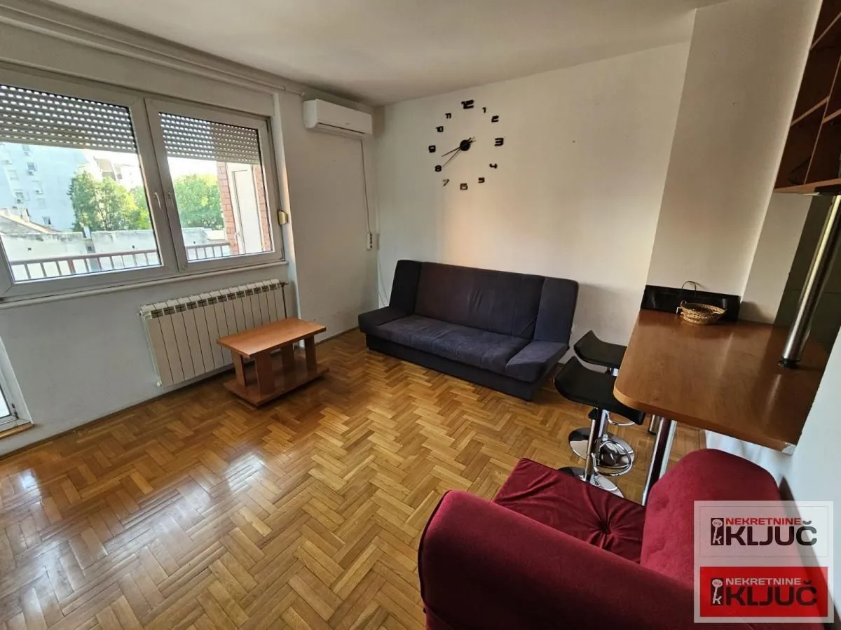 Rent, one bedroom apartment, 32m², Rotkvarija, Novi Sad Sve Podlokacije