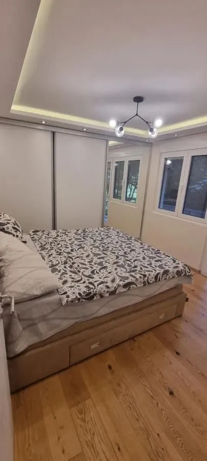 Rent, two bedroom apartment, 83m², Kotor, Crna Gora