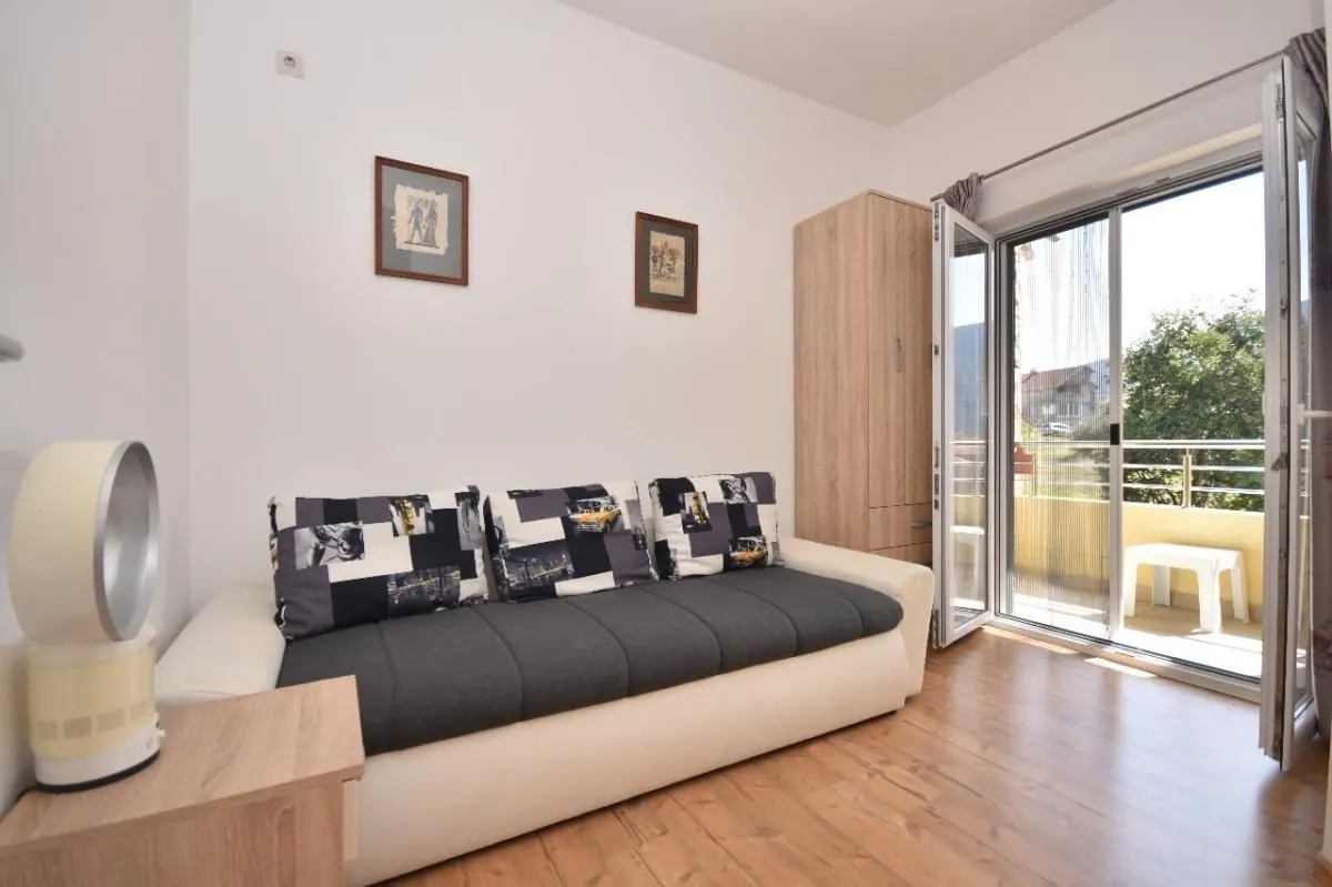Prodaja, trosoban stan, 120m², Đenovići, Herceg Novi