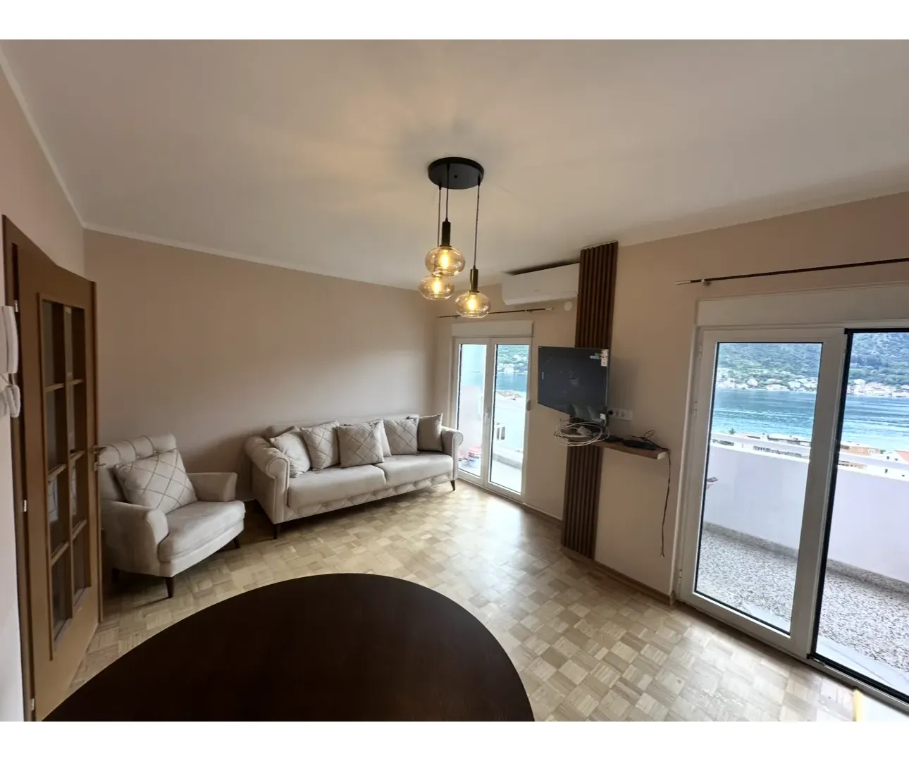 Rent, two bedroom apartment, 50m², Dobrota, Kotor