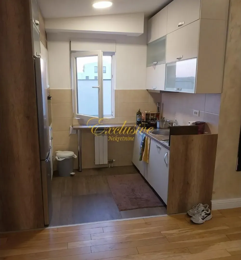 Prodaja, četvorosoban stan, 77m², Lekino Brdo, Voždovac Sve Podlokacije