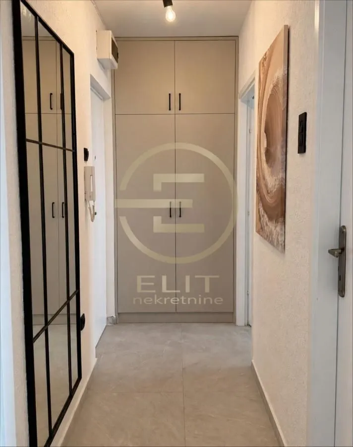 Izdavanje, stan, 39m², Sajam, Novi Sad Sve Podlokacije