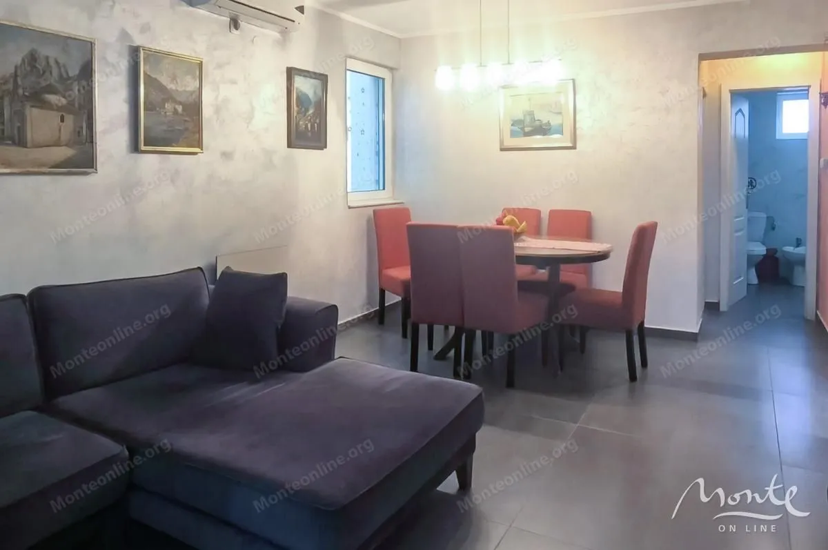 Prodaja, dvosoban stan, 54m², Dobrota, Kotor