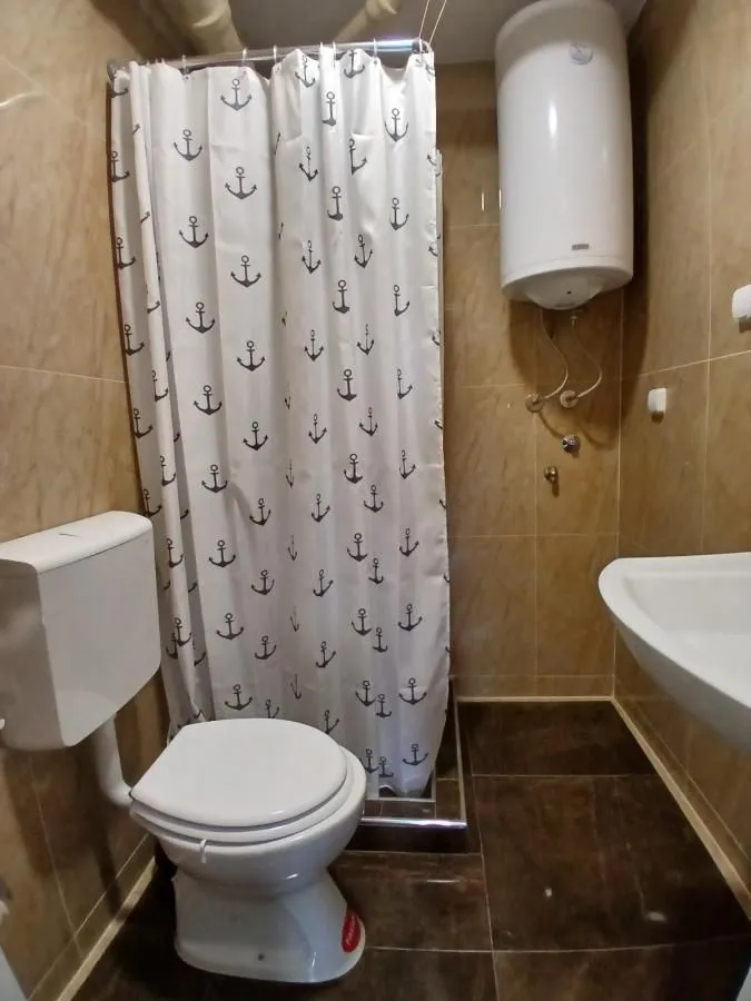 Izdavanje, dvosoban stan, 58m², Vašarište, Jagodina