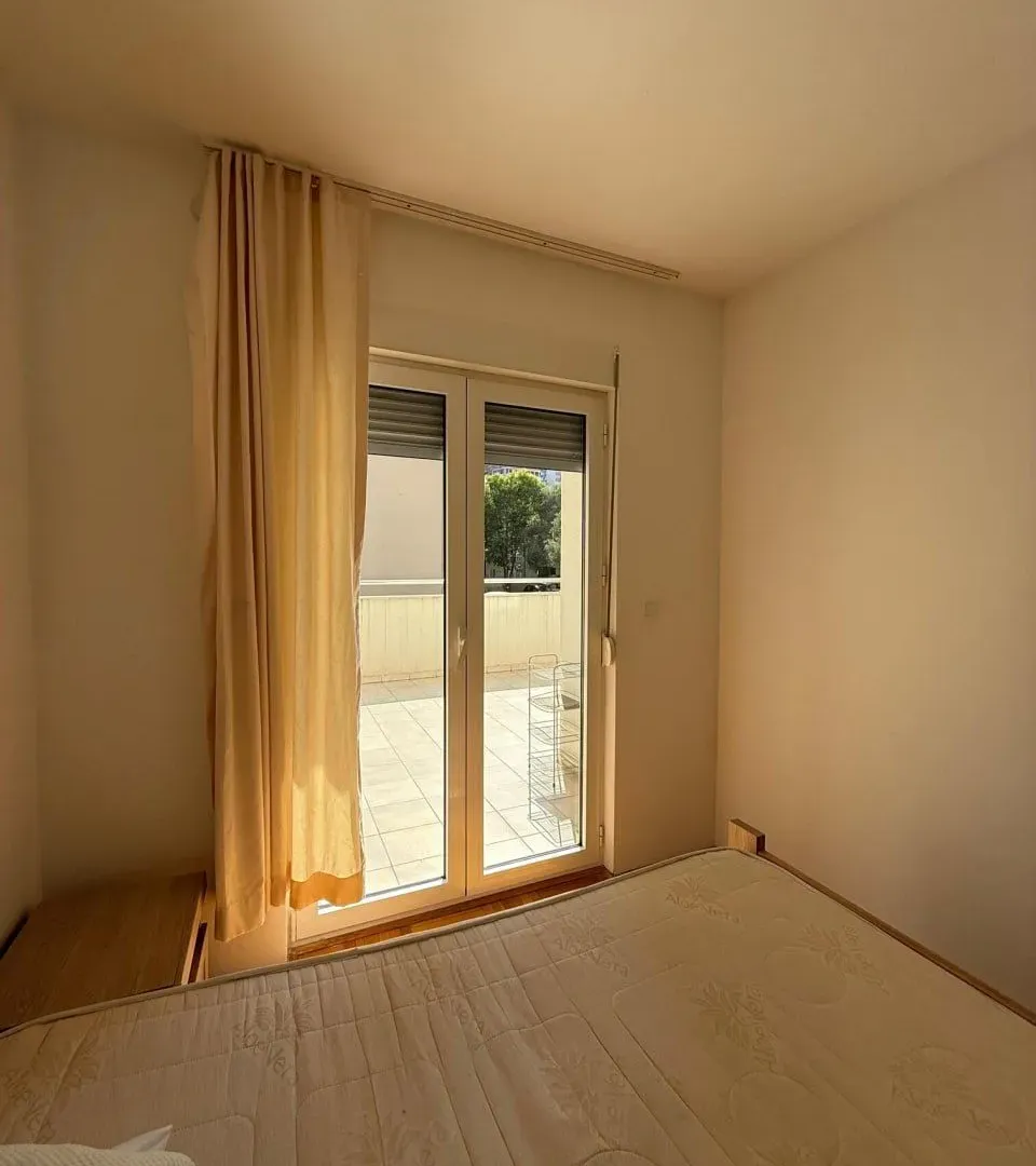Prodaja, jednosoban stan, 40m², Maslinjak, Budva