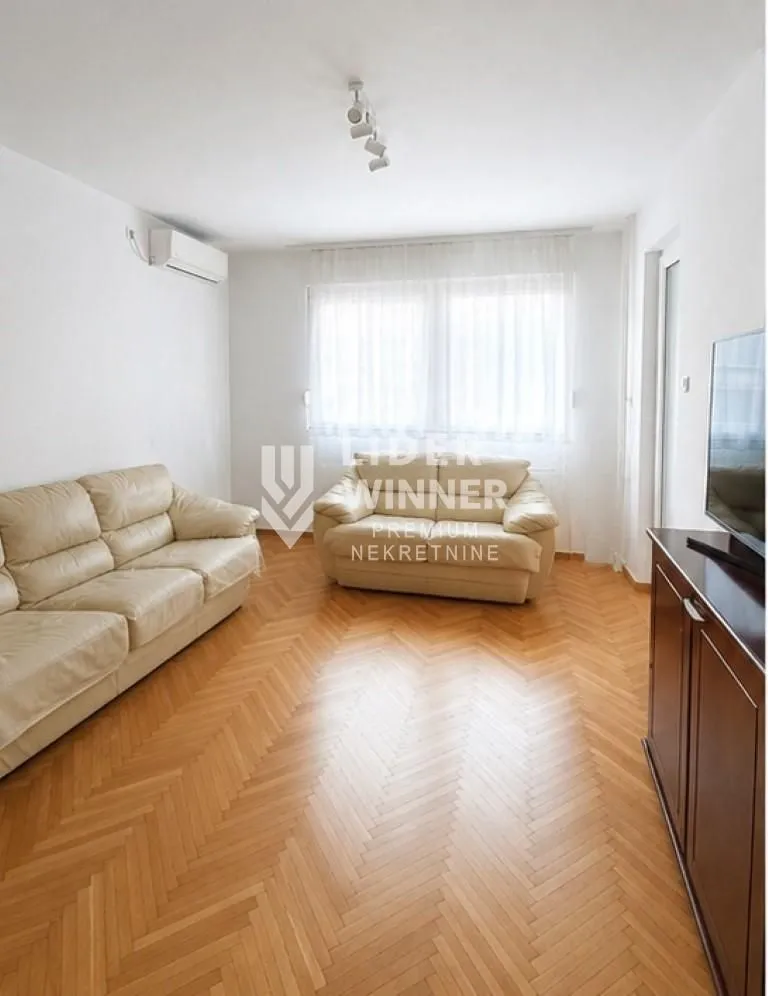 Prodaja, trosoban stan, 76m², Vračar Sve Podlokacije, Beograd