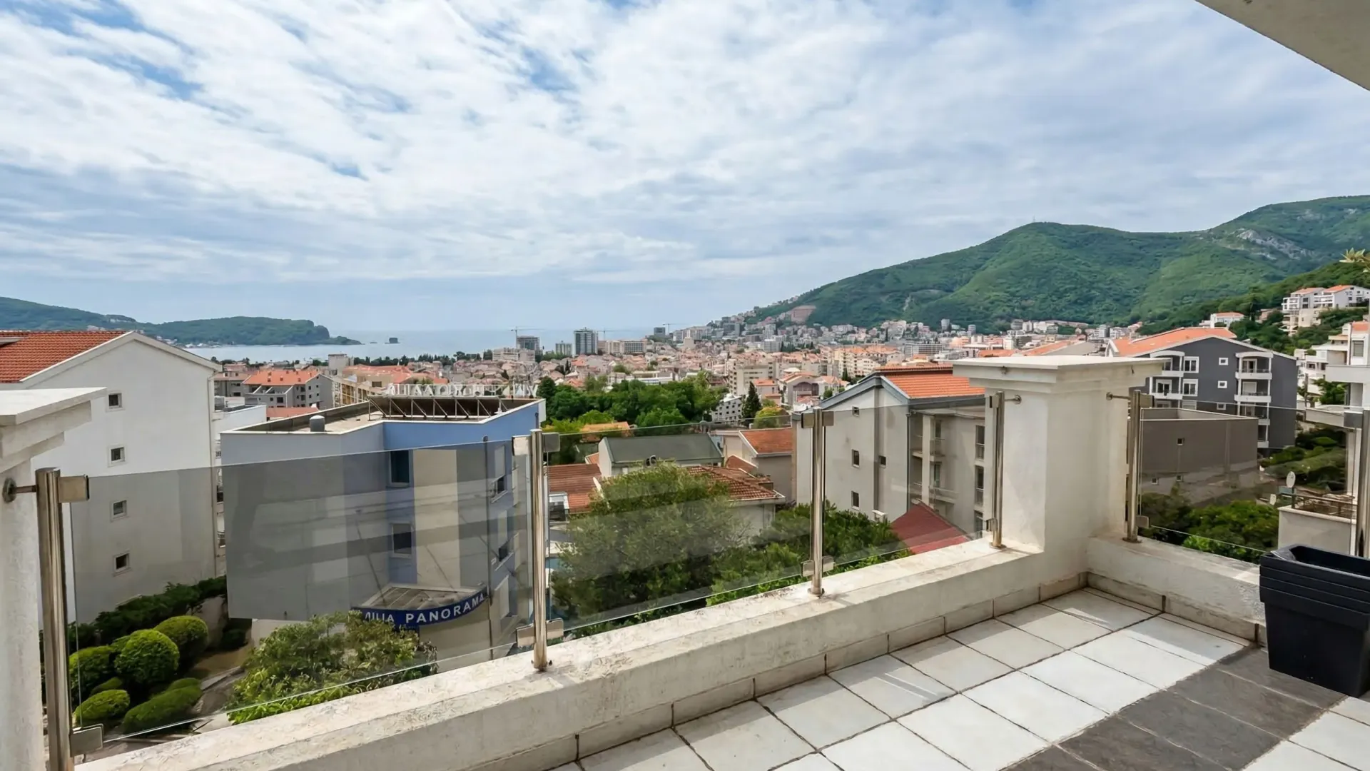 Prodaja, dvosoban stan, 68m², Budva, Crna Gora