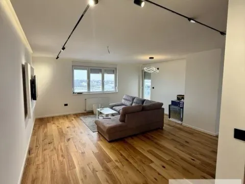 Prodaja, trosoban stan, 75m², Centar, Stara Pazova - image 2