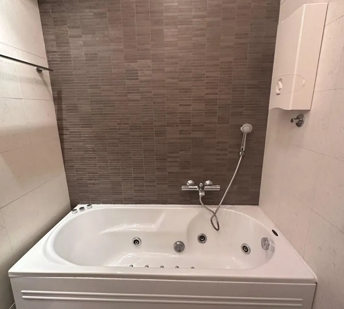 Sale, four bedroom apartment, 97m², Crveni Krst, Beograd