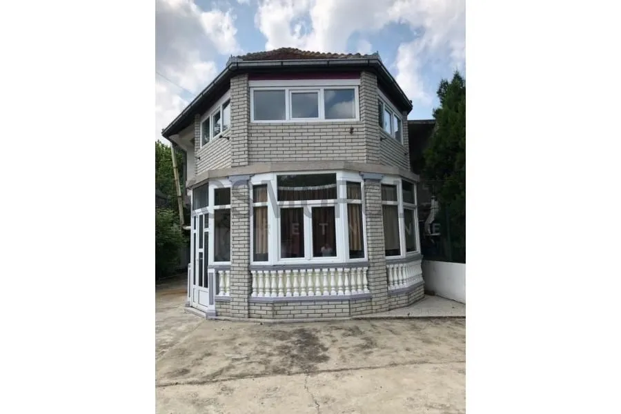 Sale, house, 500m², Zemun Kalvarija, Zemun Sve Podlokacije