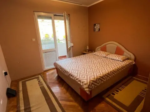 Izdavanje, jednosoban stan, 50m², Centar, Bar - image 2