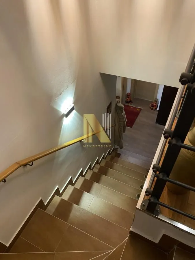 Prodaja, četvorosoban stan, 120m², Novo naselje, Novi Sad