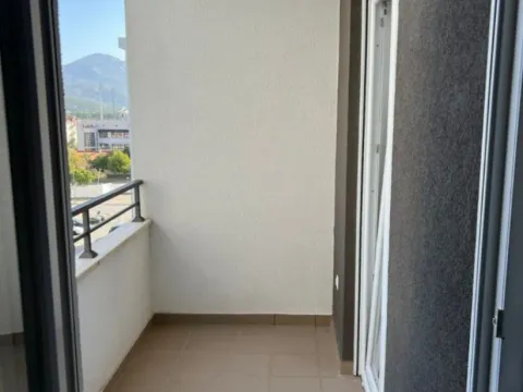 Izdavanje, jednosoban stan, 48m², Stari Aerodrom, Podgorica - image 8