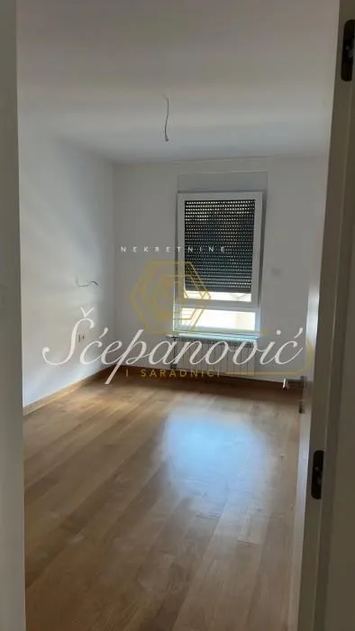 Izdavanje, trosoban stan, 65m², Rotkvarija, Novi Sad Sve Podlokacije