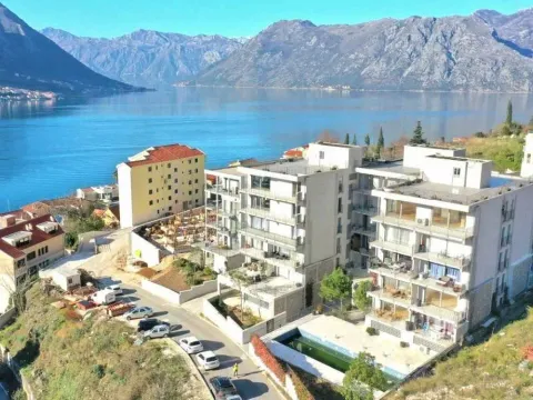Sale, three bedroom apartment, 208m², Dobrota, Kotor - image 16