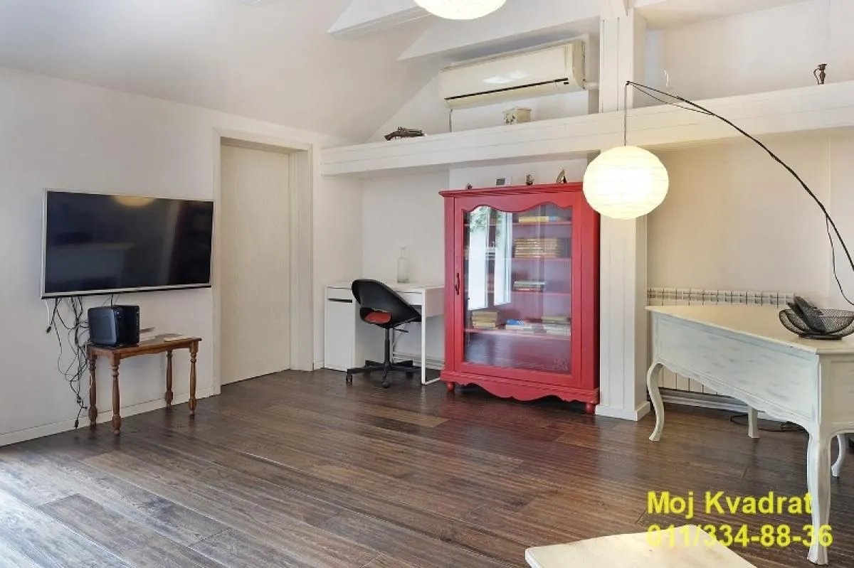 Prodaja, trosoban stan, 82m², Kalenić Pijaca, Vračar Sve Podlokacije