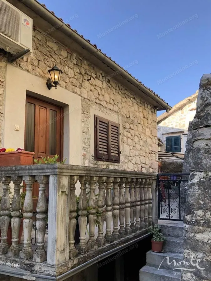 Prodaja, dvosoban stan, 50m², Grad, Kotor
