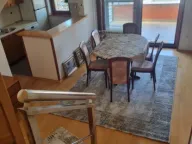 Izdavanje, četvorosoban stan, 105m², Centar, Novi Sad