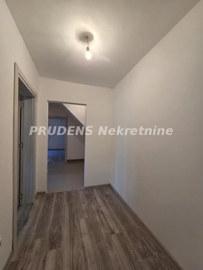 Prodaja, četvorosoban stan, 106m², Nova Pazova, Stara Pazova